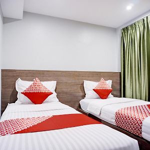 Kamar kembar standard